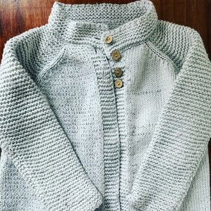 Sweet gray knitted sweater for girls 🍁♥️ size 5